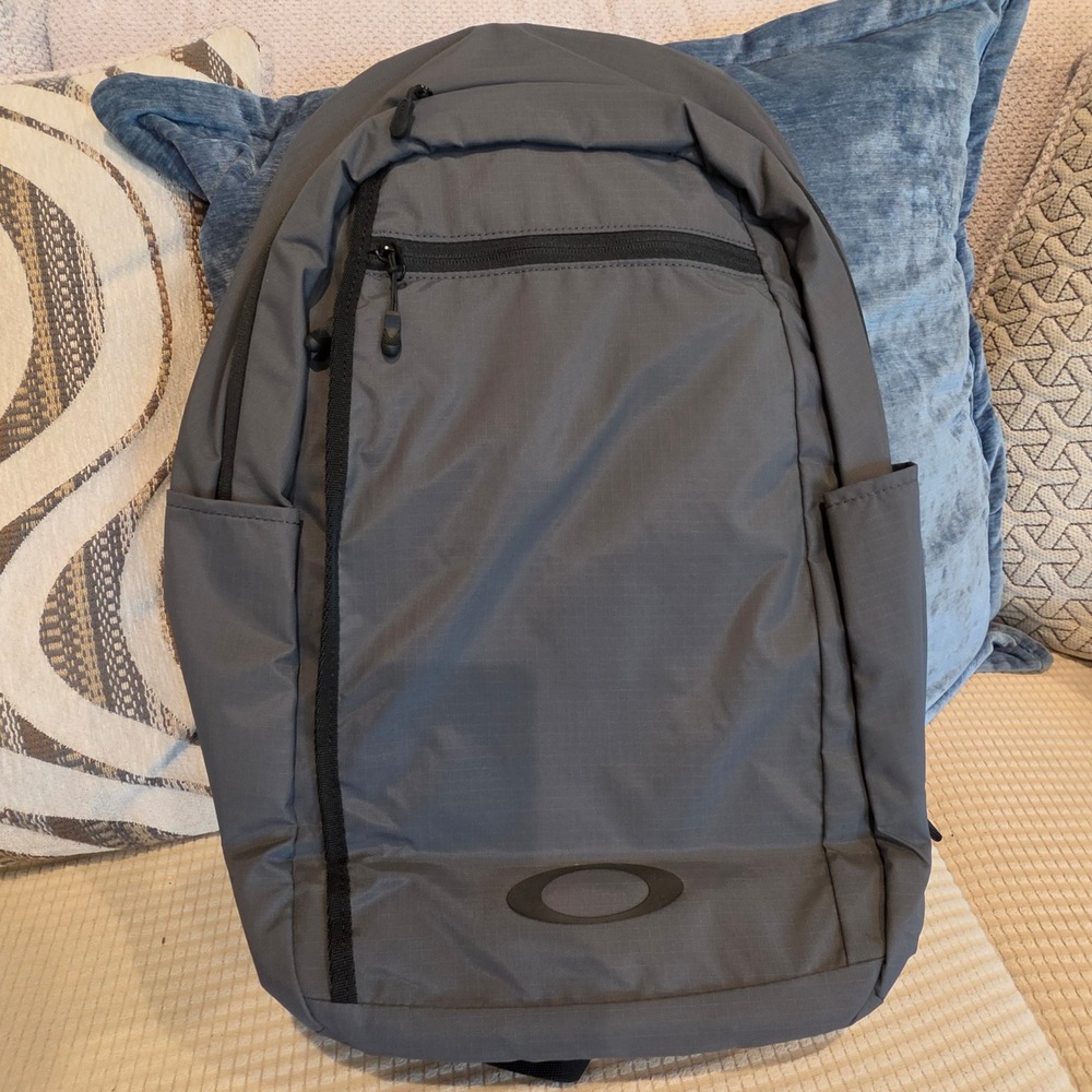 Oakley Sport Backpack 22L Forged Iron Gray Laptop Daypack FOS901243